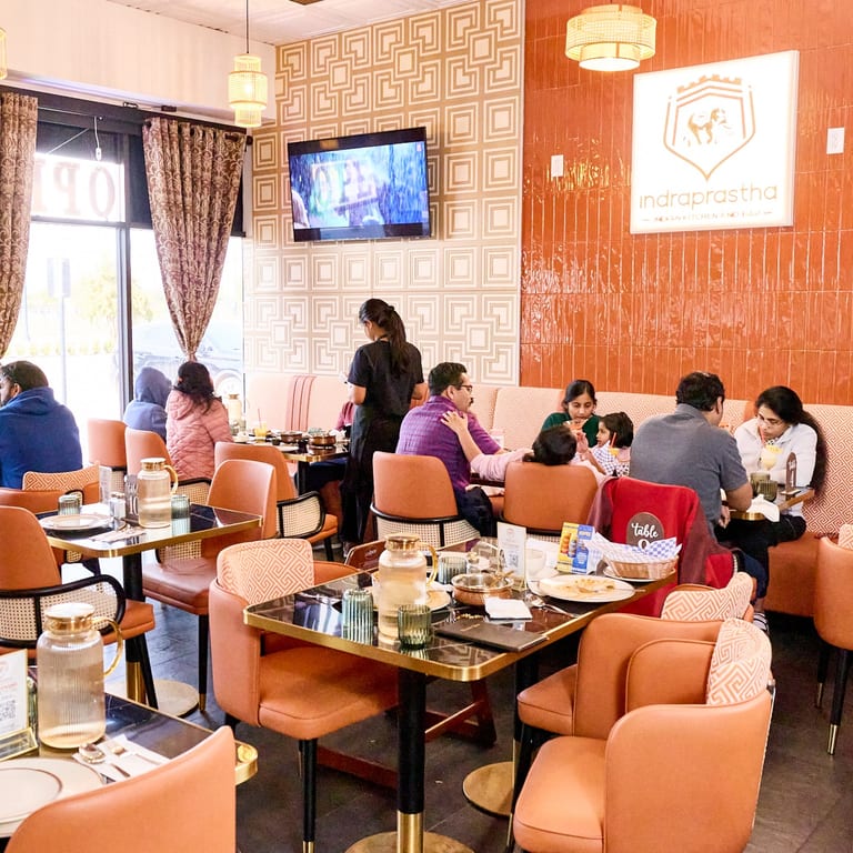 Dine In at a Comfortable Space
